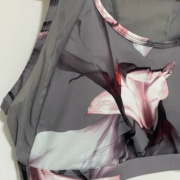 FABLETICS Women’s Floral Pullover Low Impact Sport Bra Activewear Top Sz XL - Picture 4 of 11